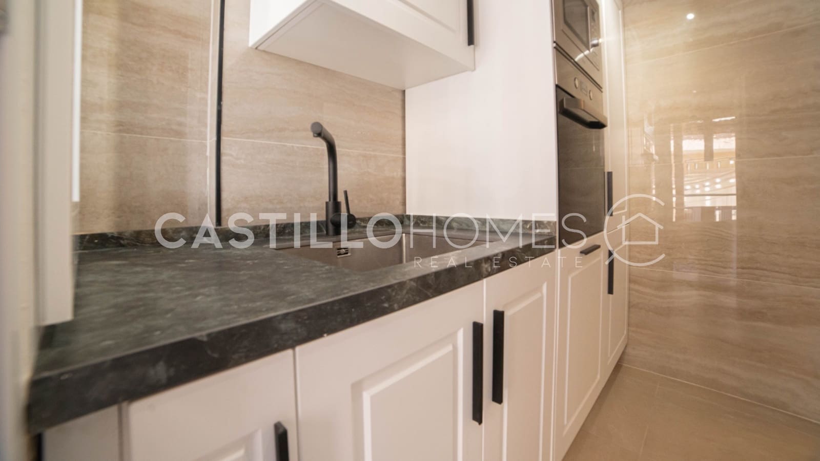3 soveværelse Lejlighed til salg i Torrevieja - € 450.000 (Ref: 9999983)