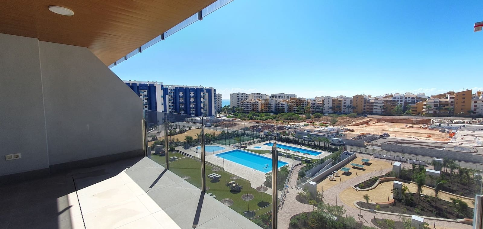 Apartamento de 2 habitaciones en Punta Prima en venta con piscina garaje - 373.000 € (Ref: 10095744)