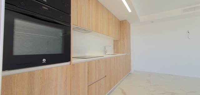 Apartamento de 2 habitaciones en Punta Prima, Torrevieja en venta con piscina garaje - 373.000 € (Ref: 10095744)