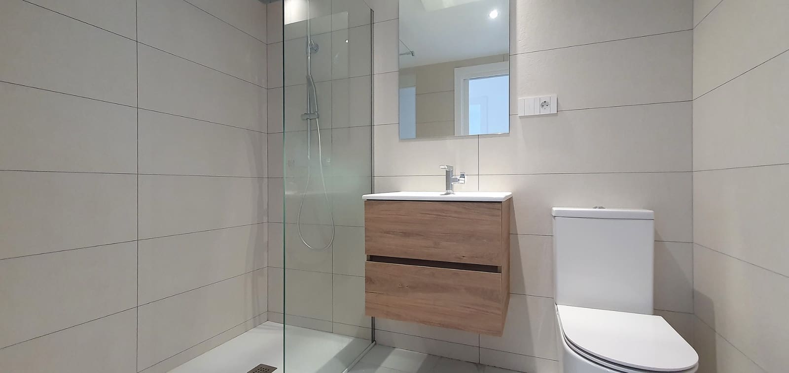 Apartamento de 2 habitaciones en Punta Prima en venta con piscina garaje - 373.000 € (Ref: 10095744)
