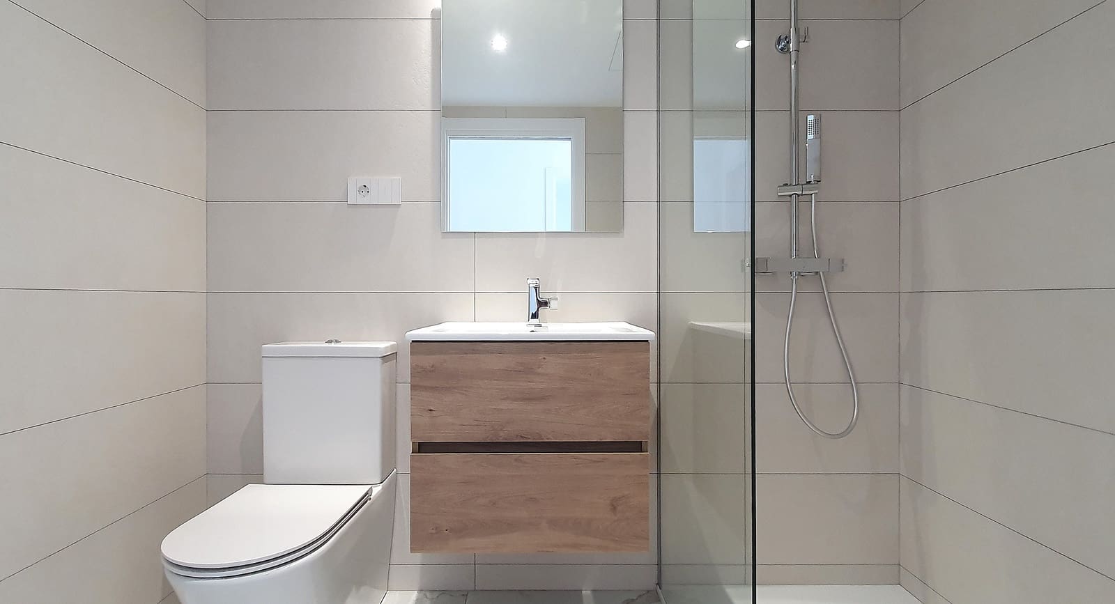 2 slaapkamer Appartement te koop in Punta Prima met zwembad garage - € 373.000 (Ref: 10097283)