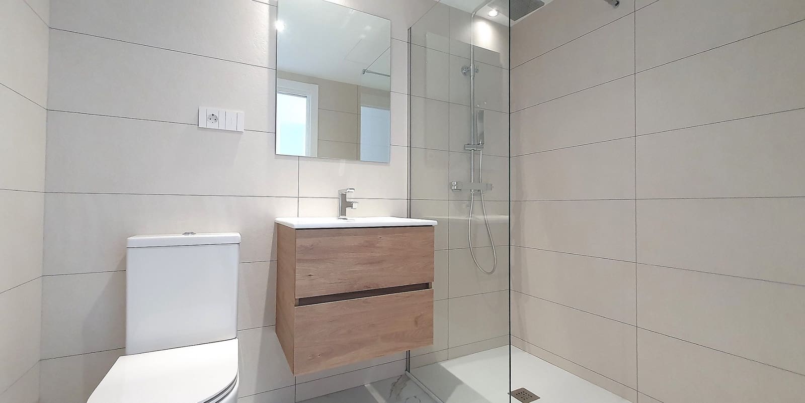 2 slaapkamer Appartement te koop in Punta Prima met zwembad garage - € 373.000 (Ref: 10097283)