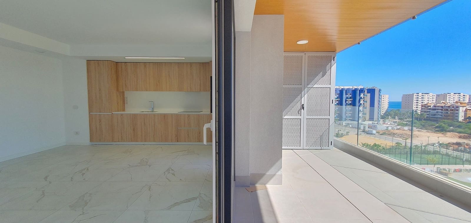 2 slaapkamer Appartement te koop in Punta Prima met zwembad garage - € 373.000 (Ref: 10097283)