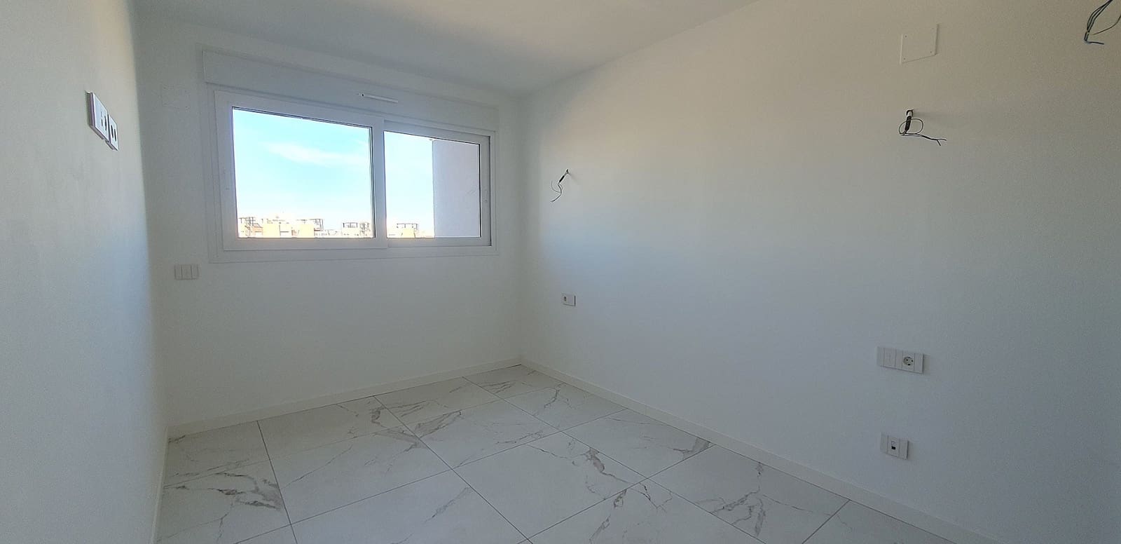2 slaapkamer Appartement te koop in Punta Prima met zwembad garage - € 373.000 (Ref: 10097283)