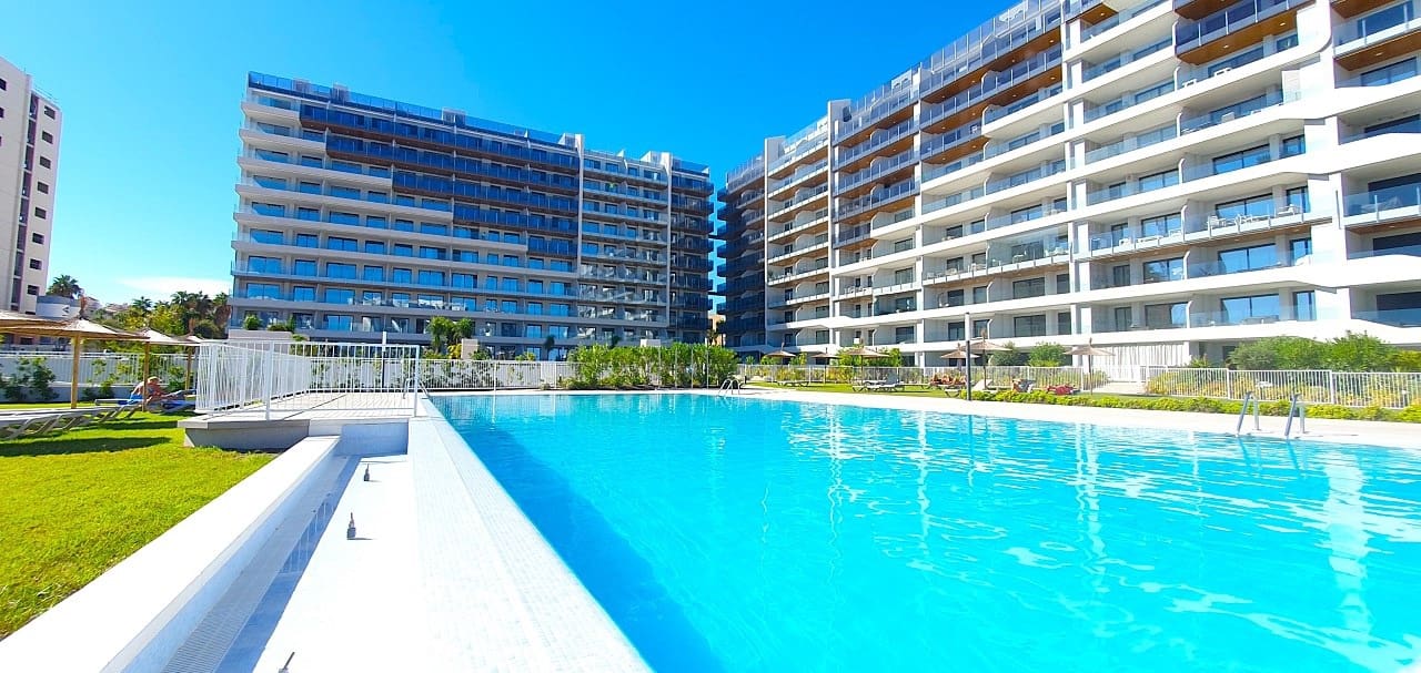 2 slaapkamer Appartement te koop in Punta Prima met zwembad garage - € 373.000 (Ref: 10097283)