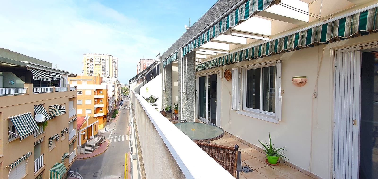 Ático de 2 habitaciones en Torrevieja en venta - 185.000 € (Ref: 10127334)