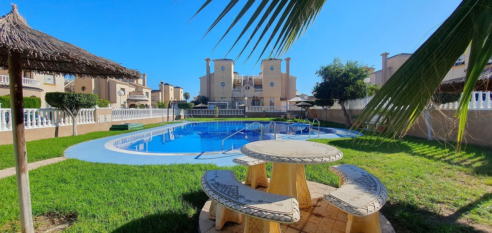 2 soverom Penthouse til salgs i Orihuela Costa med svømmebasseng - € 177 000 (Ref: 10156859)