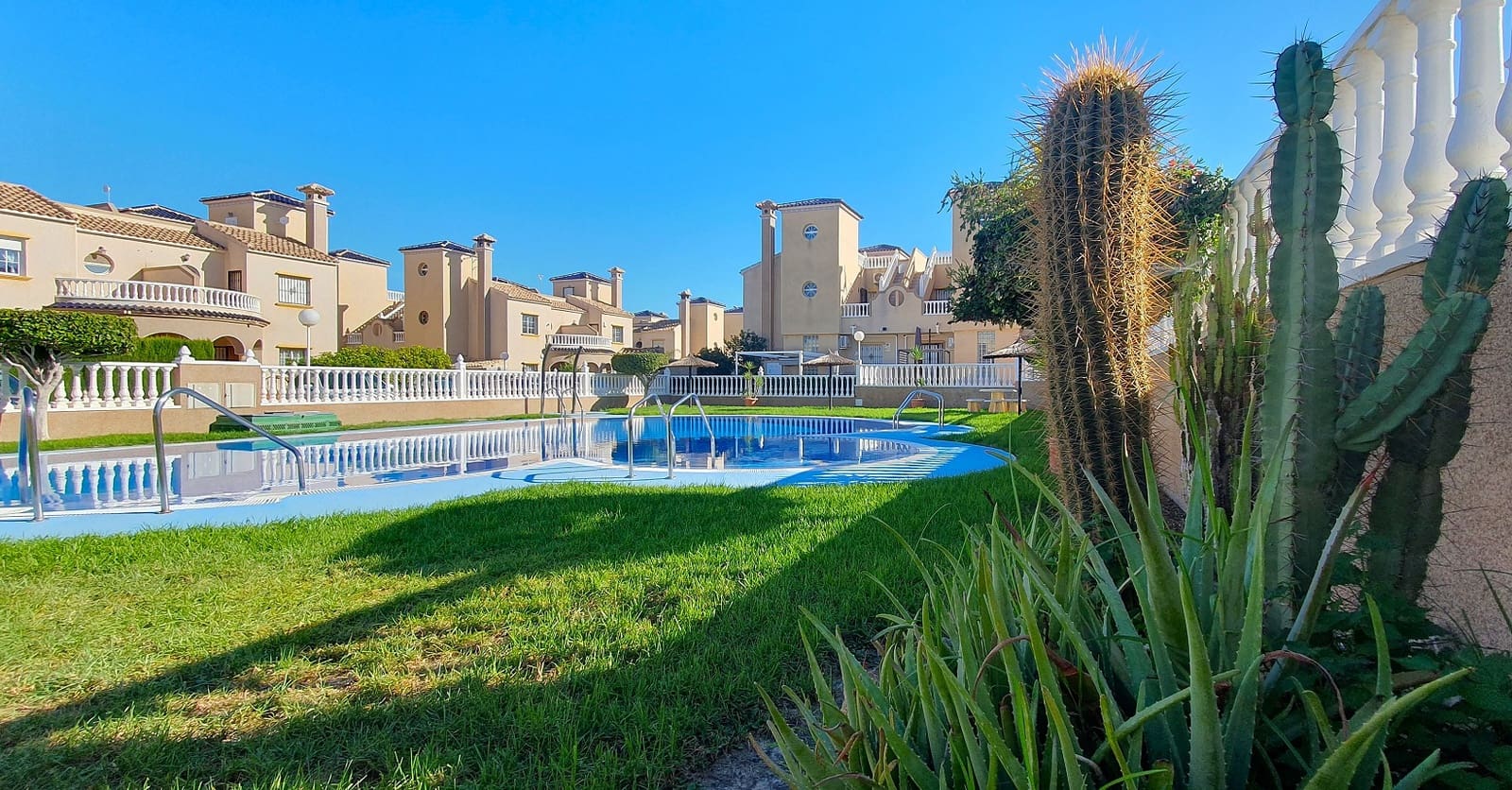 2 soverom Penthouse til salgs i Orihuela Costa med svømmebasseng - € 177 000 (Ref: 10156859)