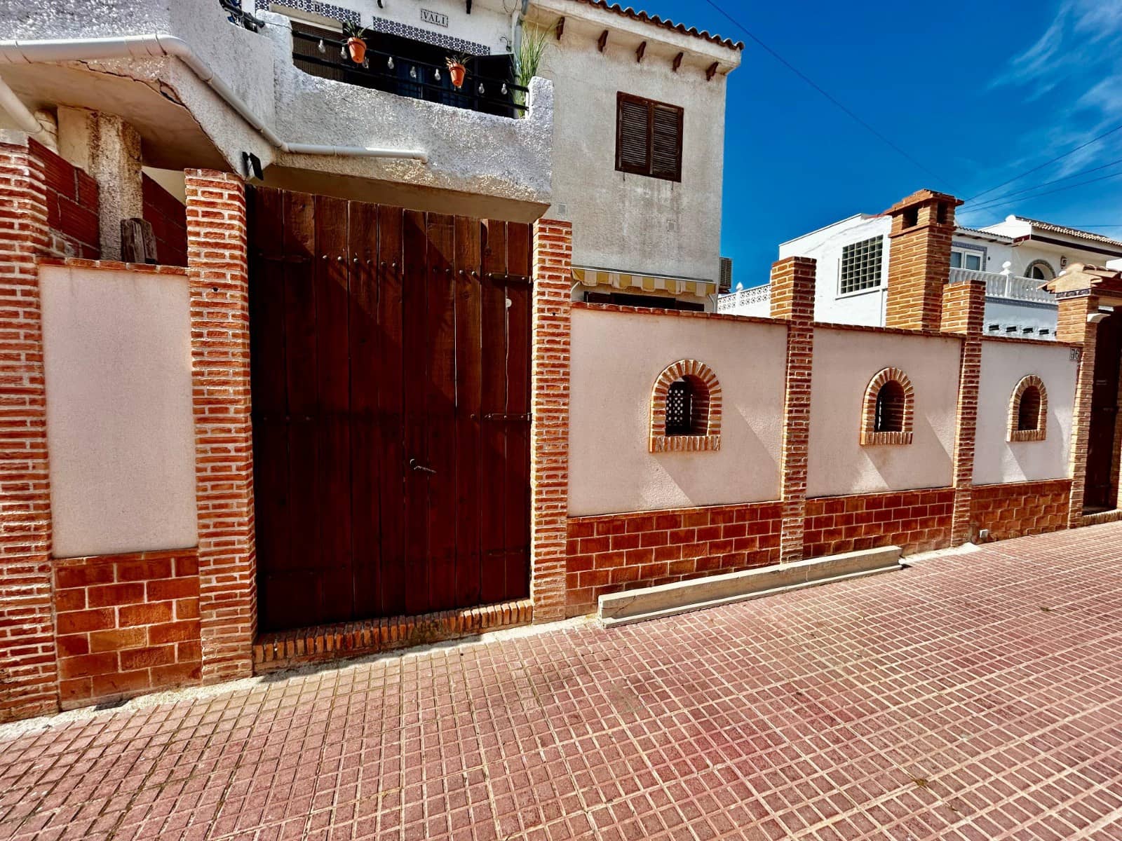 3 bedroom Bungalow for sale in Torrevieja with pool - € 189,000 (Ref: 8989954)