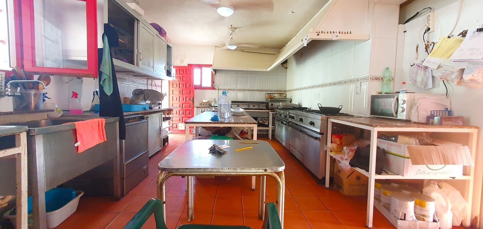 Business for sale in Guardamar del Segura with pool garage - € 850,000 (Ref: 9170660)