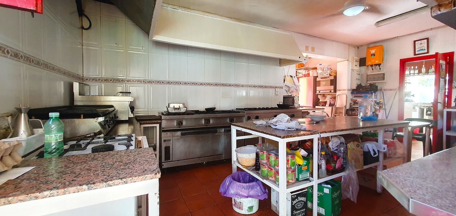 Business for sale in Guardamar del Segura with pool garage - € 850,000 (Ref: 9170660)