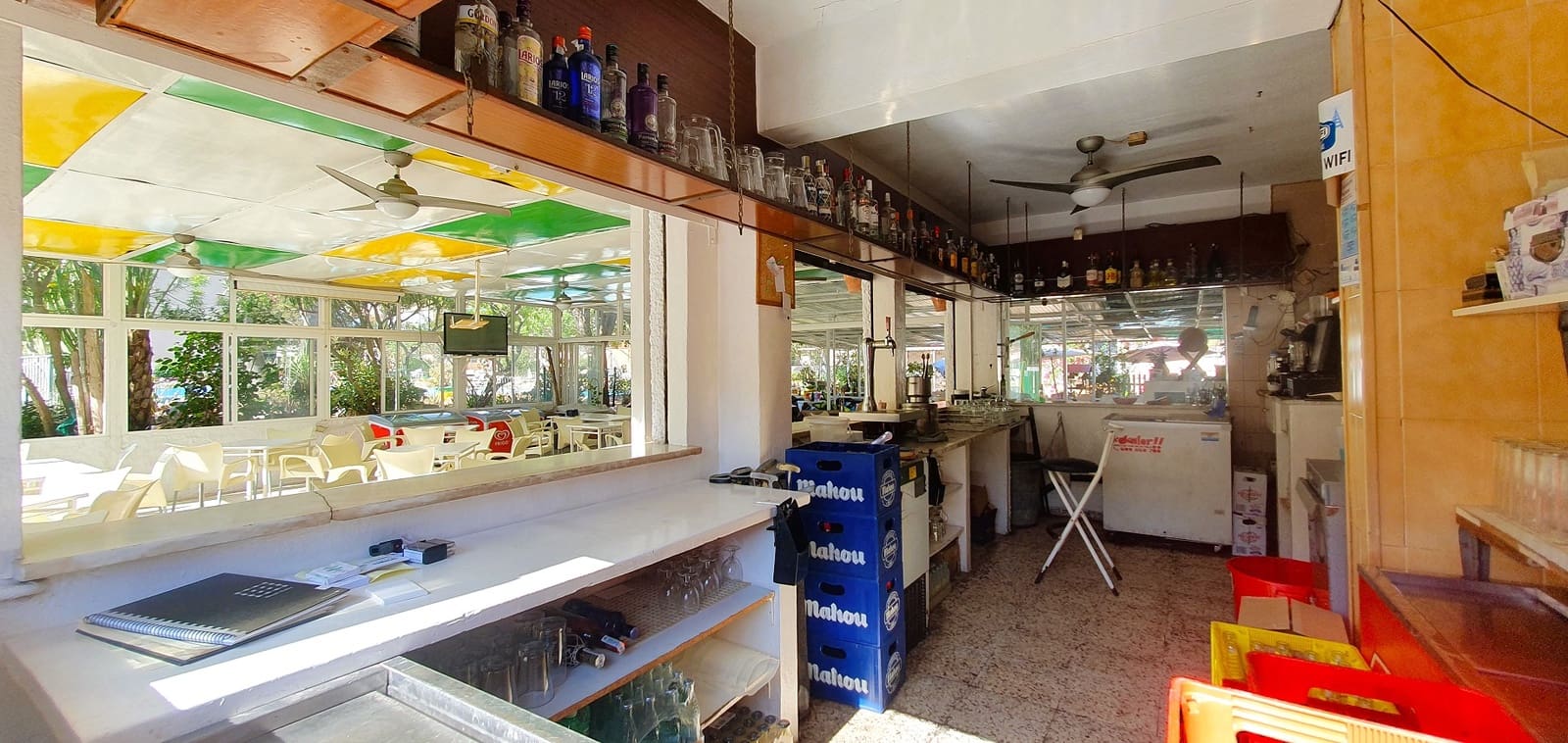 Business for sale in Guardamar del Segura with pool garage - € 850,000 (Ref: 9170660)