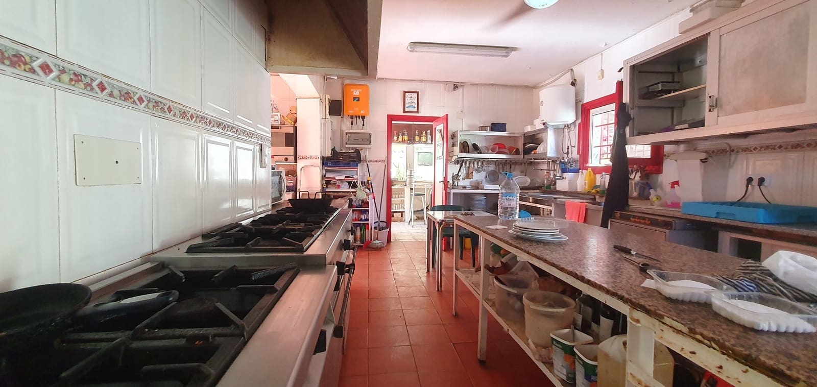 Business for sale in Guardamar del Segura with pool garage - € 850,000 (Ref: 9170660)