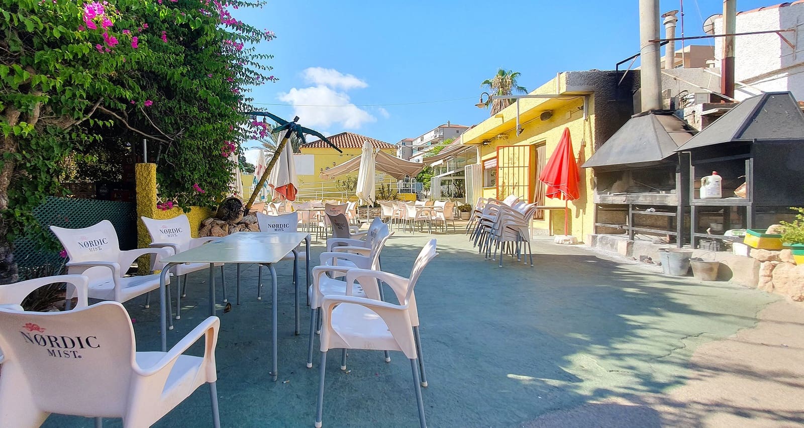 Business for sale in Guardamar del Segura with pool garage - € 850,000 (Ref: 9170660)