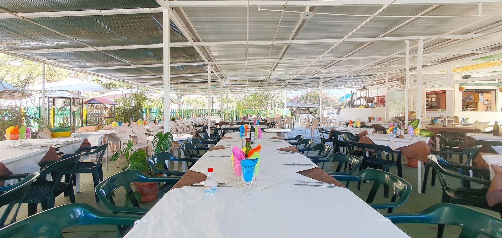 Business for sale in Guardamar del Segura with pool garage - € 850,000 (Ref: 9170660)