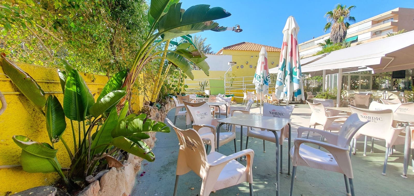 Business for sale in Guardamar del Segura with pool garage - € 850,000 (Ref: 9170660)