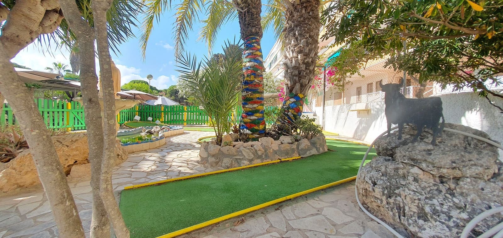 Business for sale in Guardamar del Segura with pool garage - € 850,000 (Ref: 9170660)