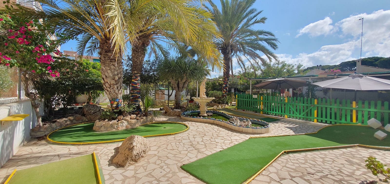 Business for sale in Guardamar del Segura with pool garage - € 850,000 (Ref: 9170660)