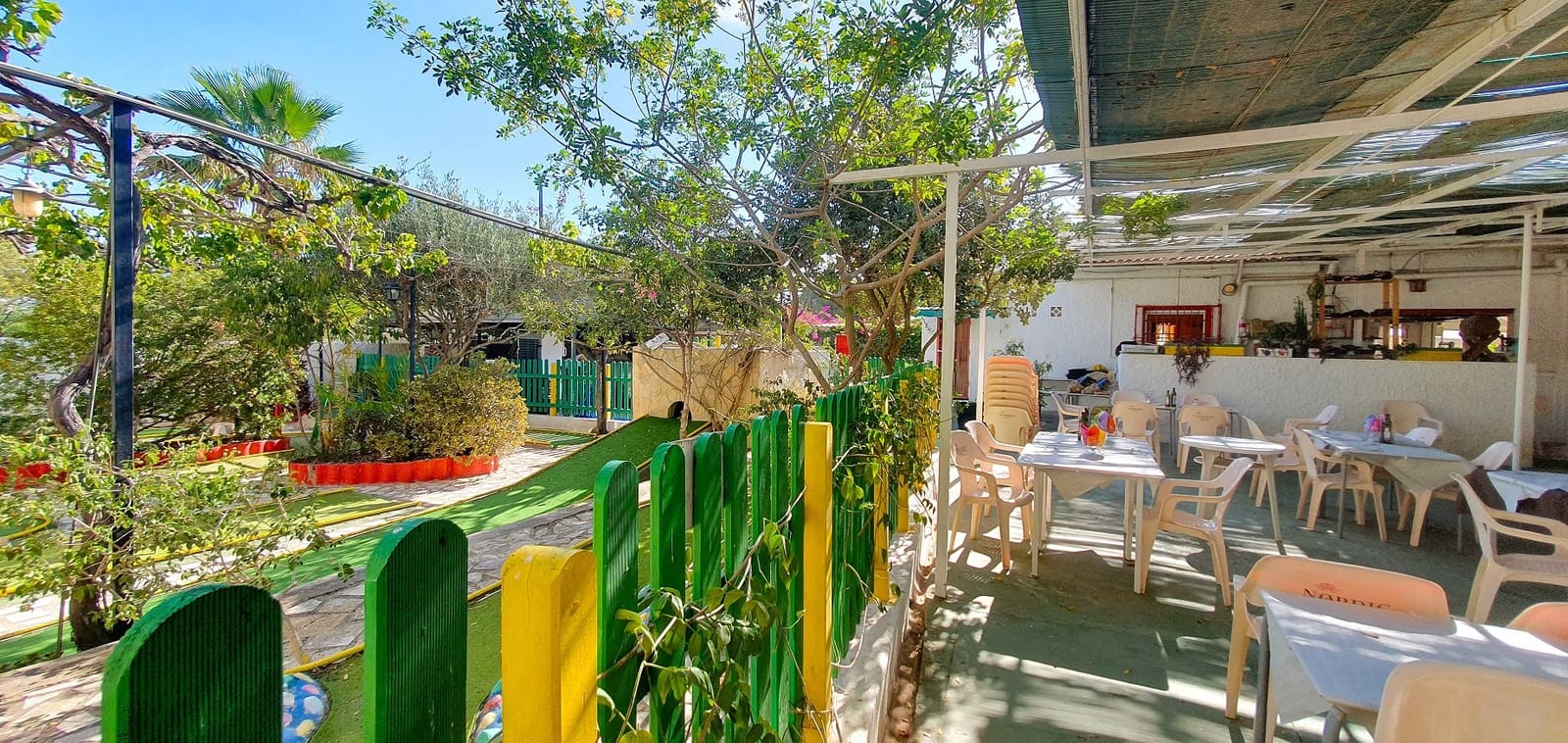 Business for sale in Guardamar del Segura with pool garage - € 850,000 (Ref: 9170660)