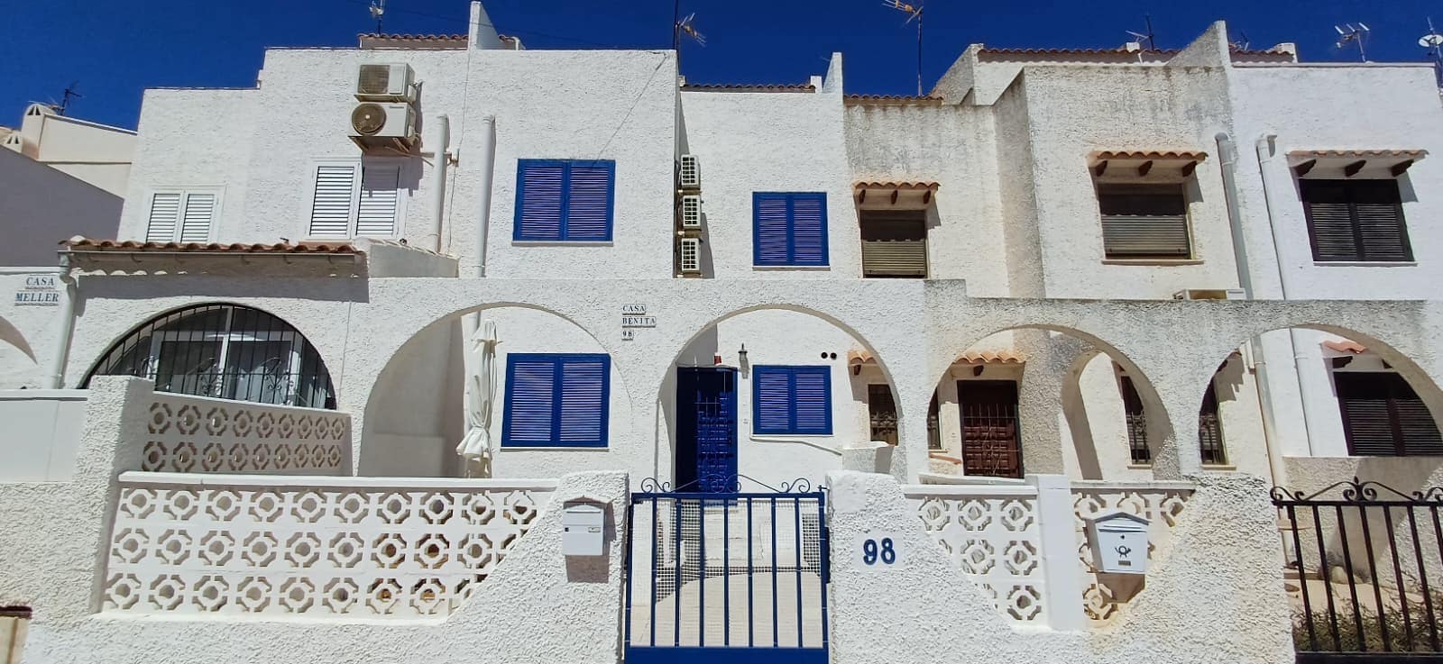 2 sypialnia Dom na sprzedaż w Torrevieja z basenem - 179 990 € (Ref: 9210507)