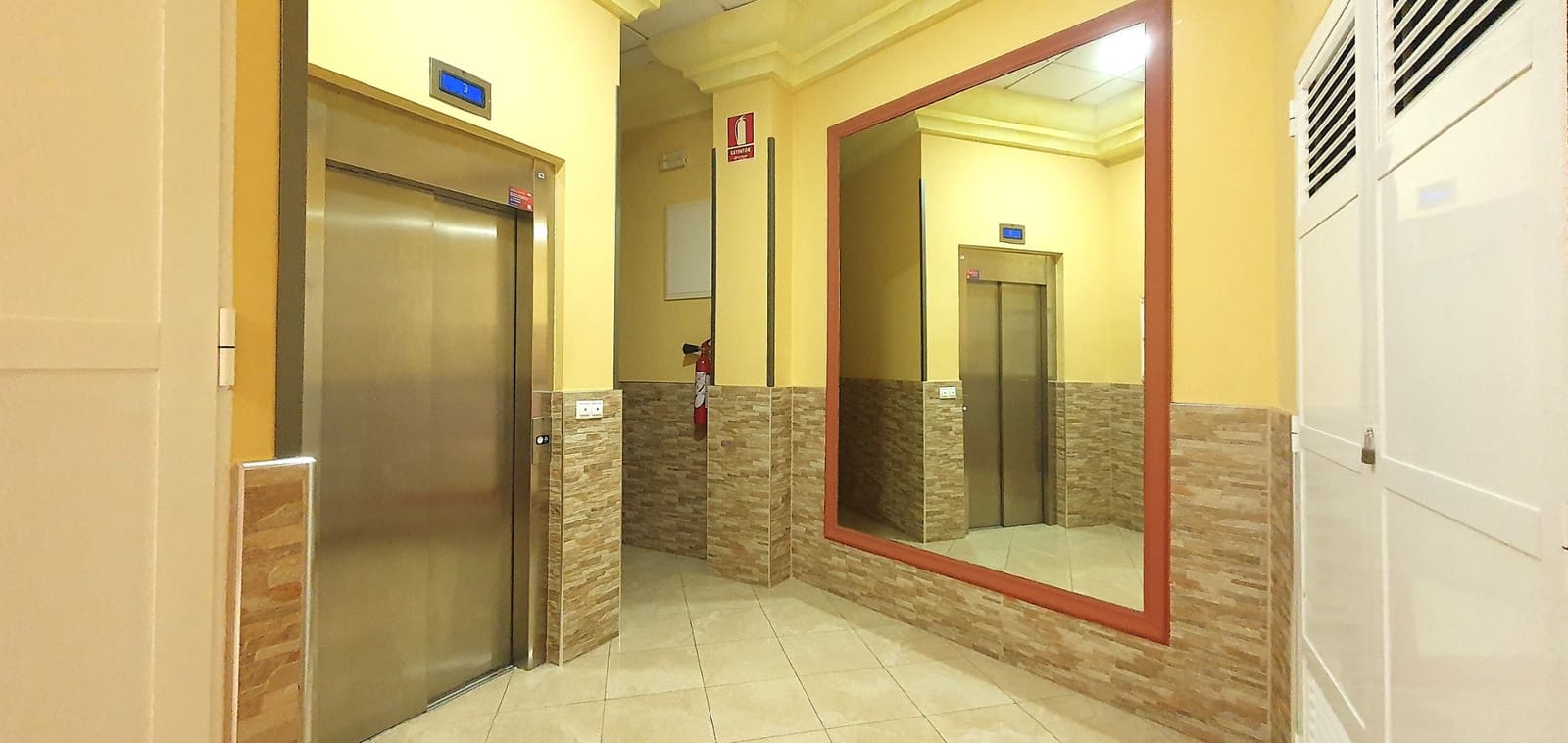 2 quarto Apartamento para venda em Torrevieja com piscina - 160 000 € (Ref: 9221875)