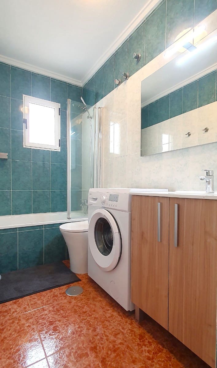 2 soverom Penthouse til salgs i Torrevieja med svømmebasseng - € 150 000 (Ref: 9235770)