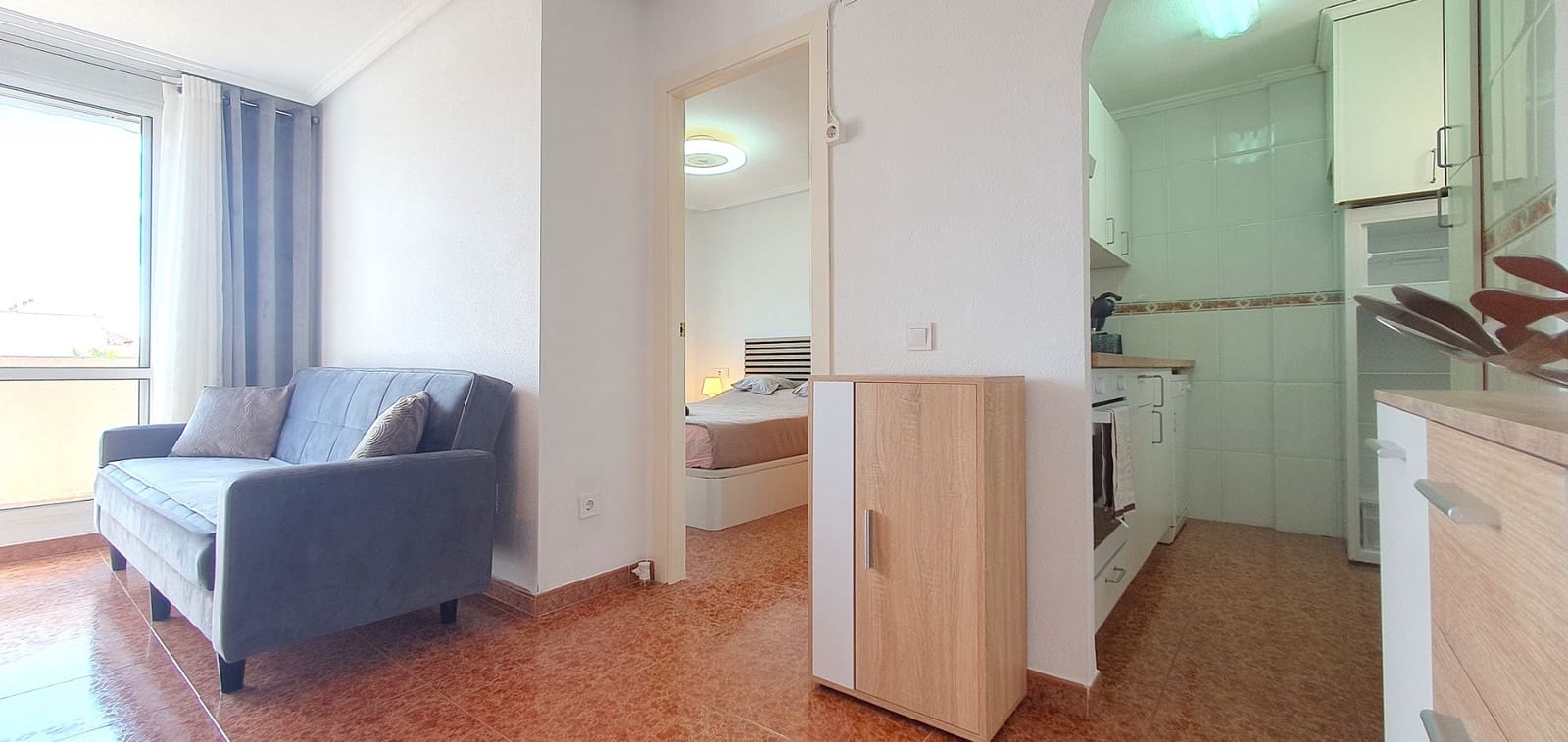 2 soverom Penthouse til salgs i Torrevieja med svømmebasseng - € 150 000 (Ref: 9235770)