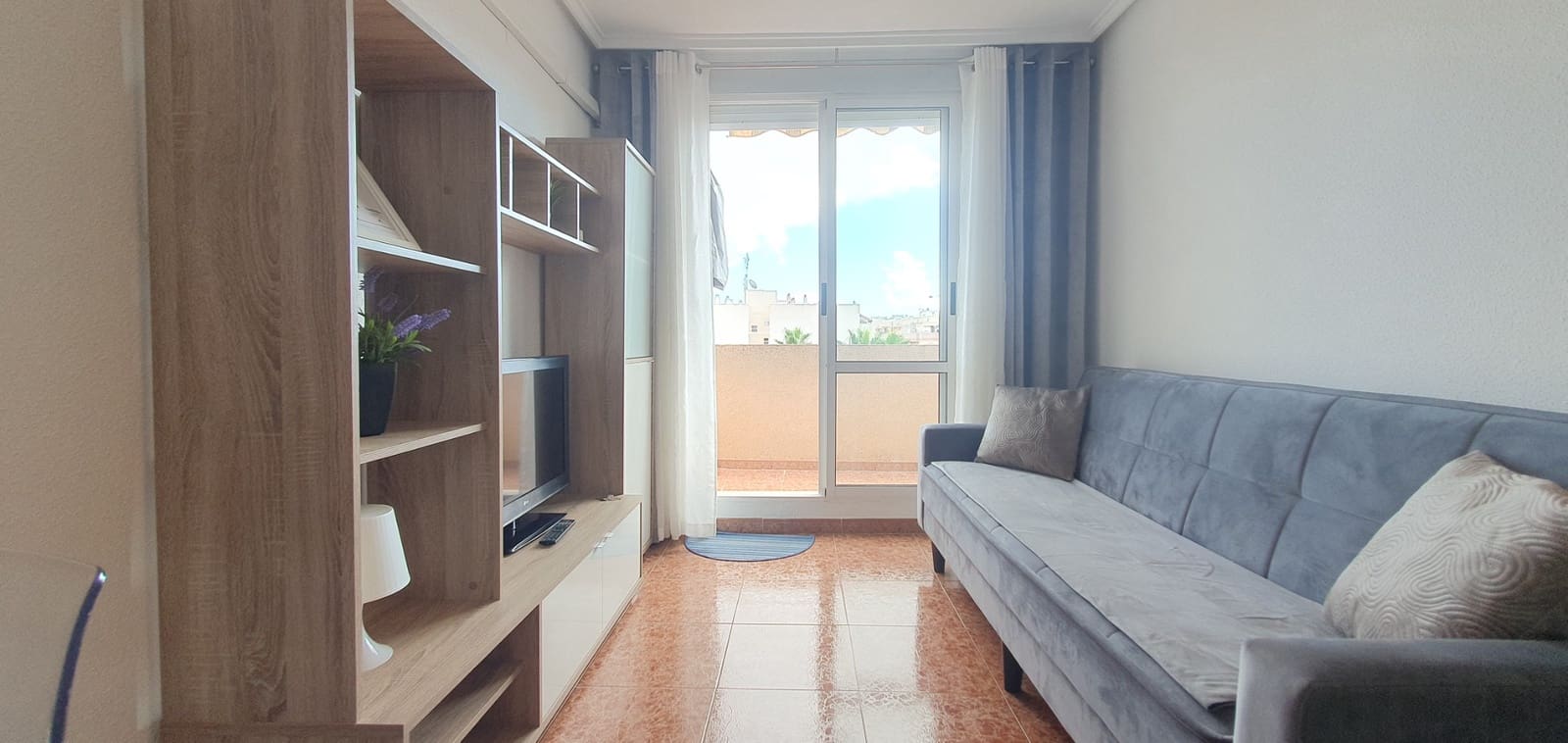 2 soverom Penthouse til salgs i Torrevieja med svømmebasseng - € 150 000 (Ref: 9235770)