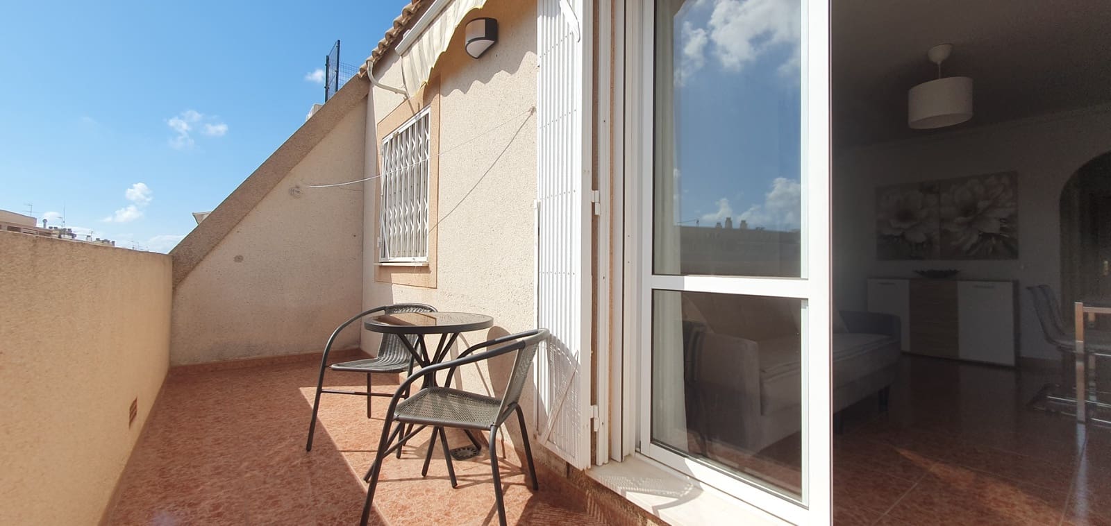 2 soverom Penthouse til salgs i Torrevieja med svømmebasseng - € 150 000 (Ref: 9235770)