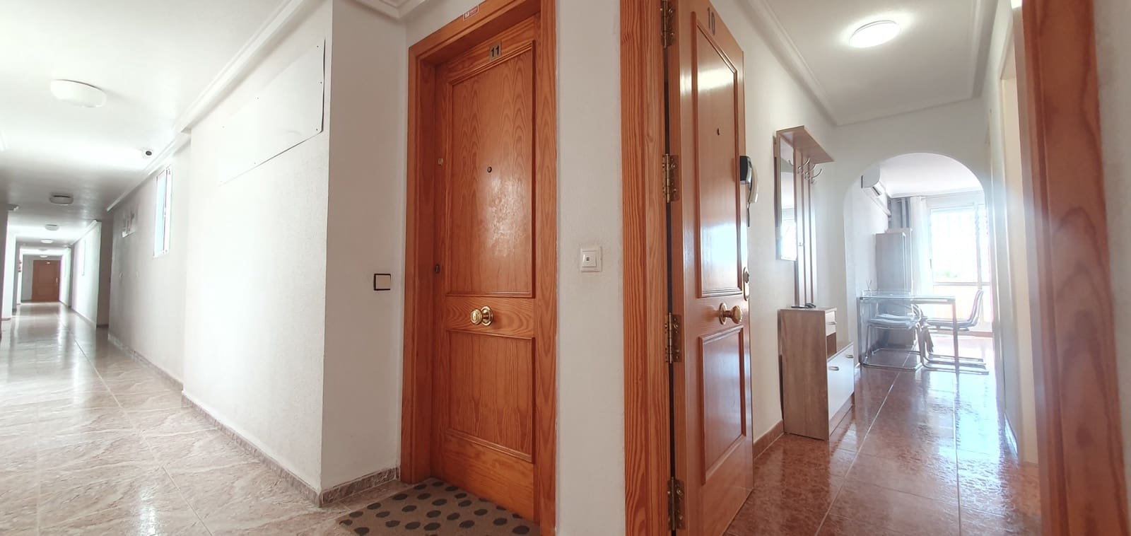 2 soverom Penthouse til salgs i Torrevieja med svømmebasseng - € 150 000 (Ref: 9235770)