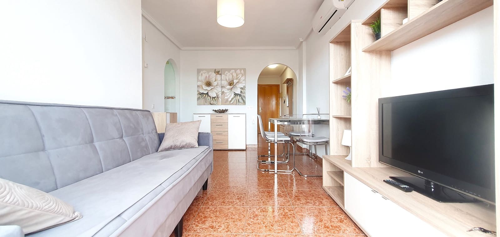 2 soverom Penthouse til salgs i Torrevieja med svømmebasseng - € 150 000 (Ref: 9235770)