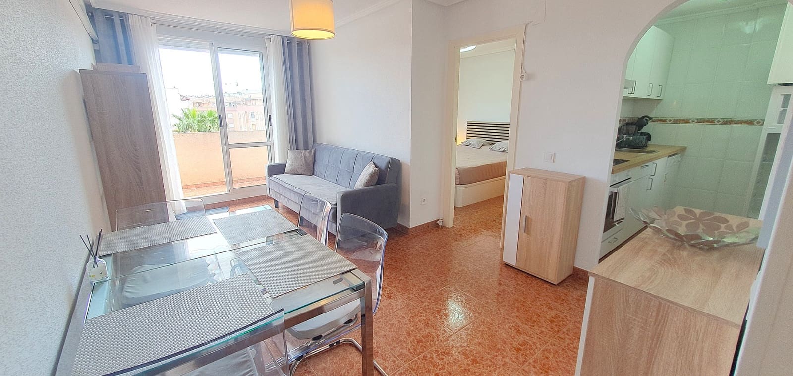 2 soverom Penthouse til salgs i Torrevieja med svømmebasseng - € 150 000 (Ref: 9235770)