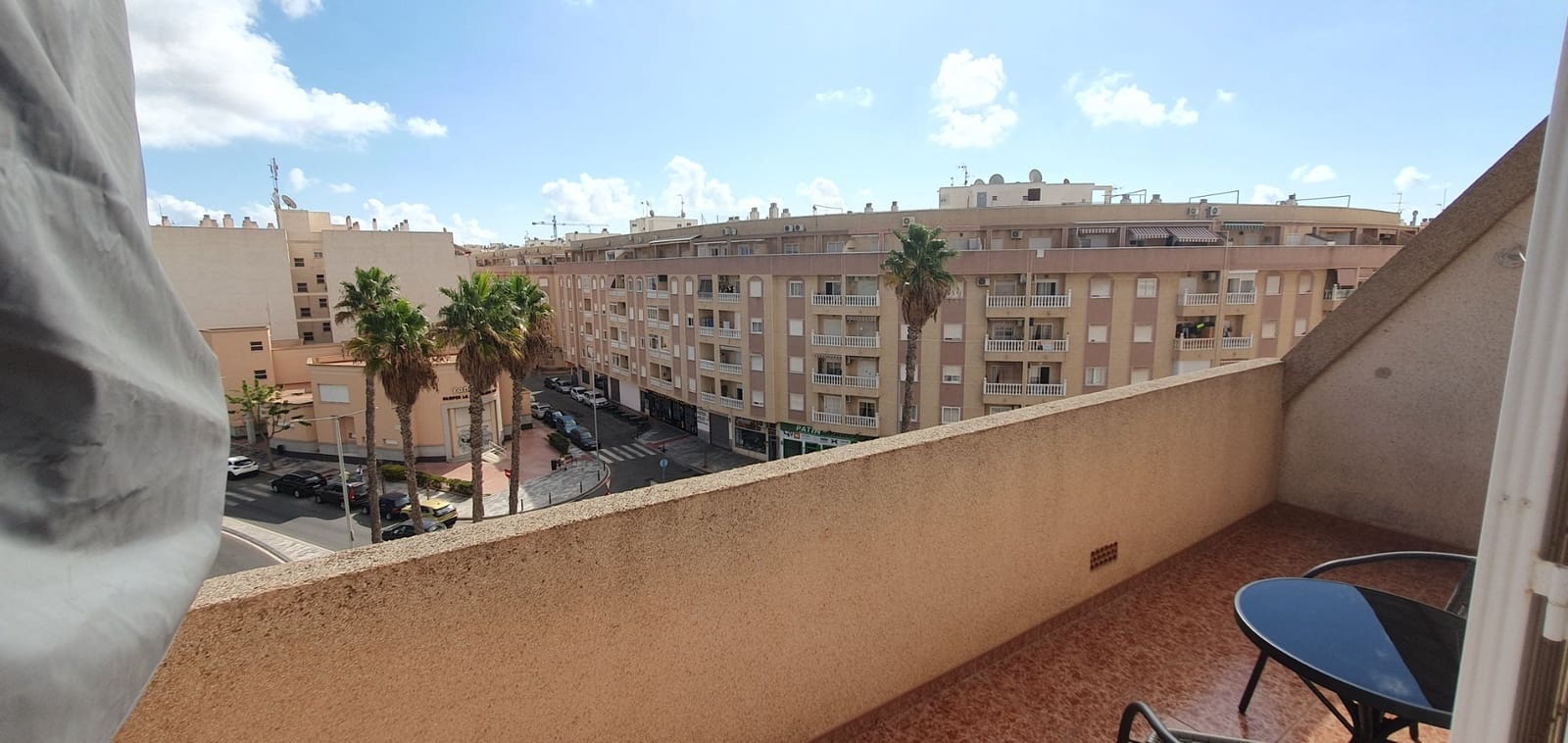 2 soverom Penthouse til salgs i Torrevieja med svømmebasseng - € 150 000 (Ref: 9235770)