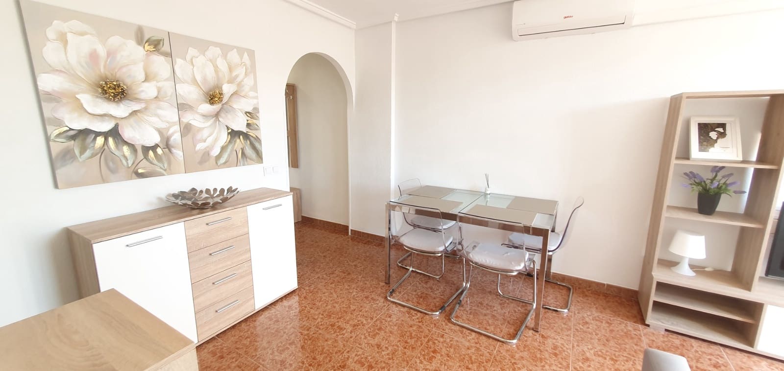 2 soverom Penthouse til salgs i Torrevieja med svømmebasseng - € 150 000 (Ref: 9235770)