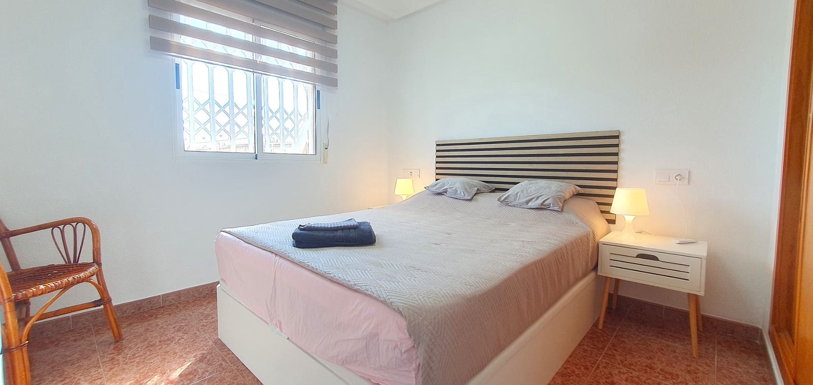 2 soverom Penthouse til salgs i Torrevieja med svømmebasseng - € 150 000 (Ref: 9235770)