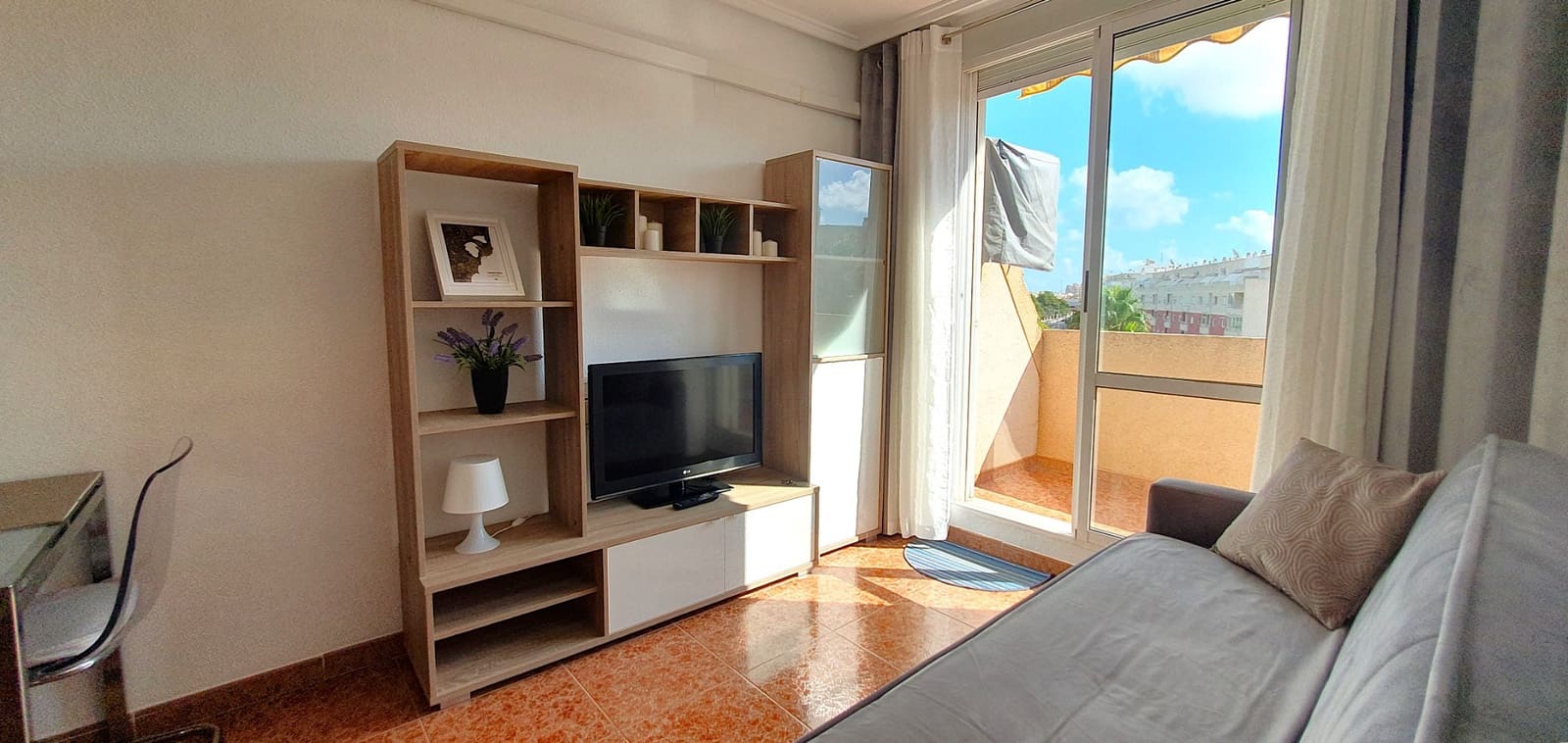 2 soverom Penthouse til salgs i Torrevieja med svømmebasseng - € 150 000 (Ref: 9235770)