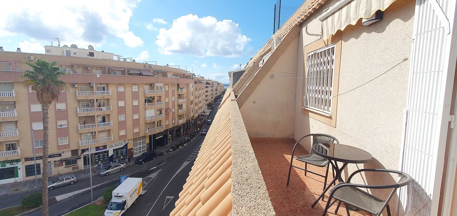 2 soverom Penthouse til salgs i Torrevieja med svømmebasseng - € 150 000 (Ref: 9235770)