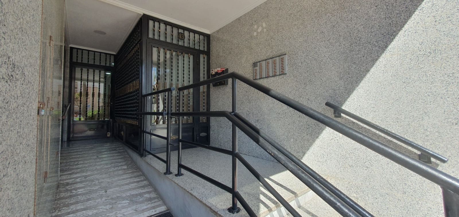 2 soverom Penthouse til salgs i Torrevieja med svømmebasseng - € 150 000 (Ref: 9235770)