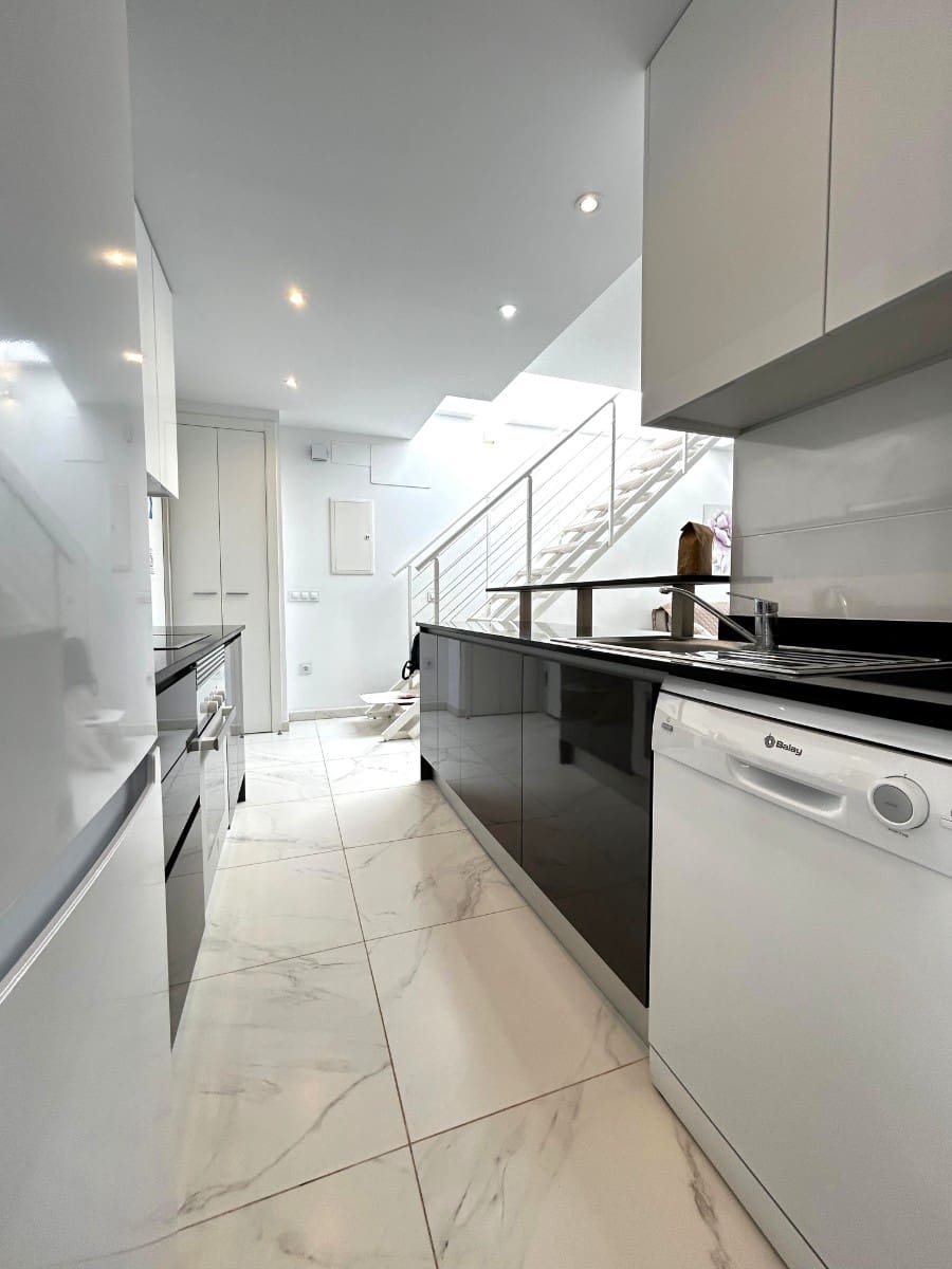 1 soverom Penthouse til salgs i San Juan de los Terreros med svømmebasseng garasje - € 175 000 (Ref: 9258189)