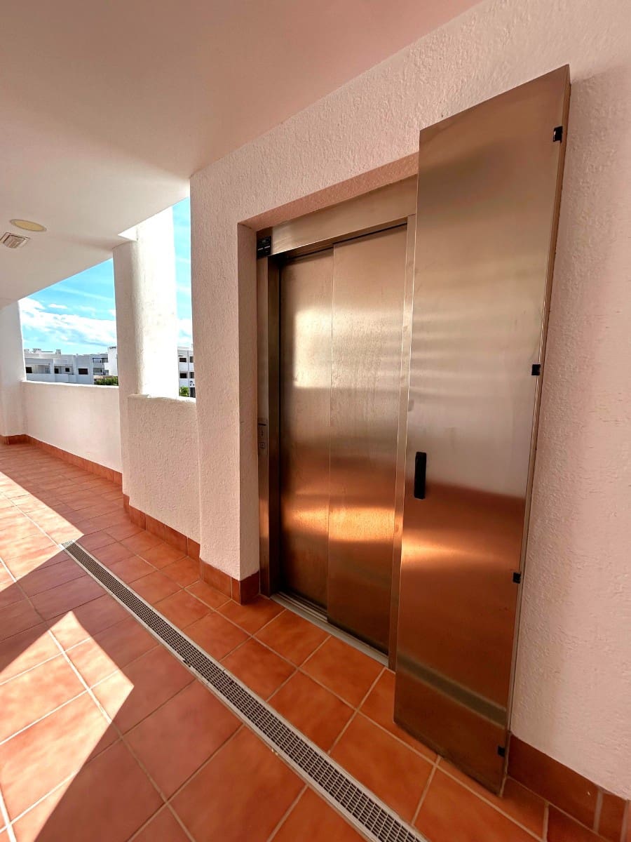 1 soverom Penthouse til salgs i San Juan de los Terreros med svømmebasseng garasje - € 175 000 (Ref: 9258189)