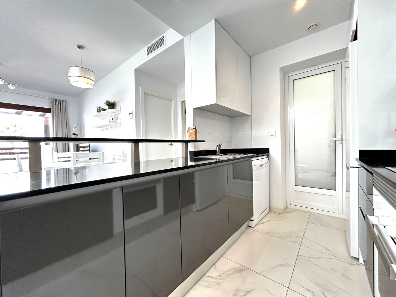 1 soverom Penthouse til salgs i San Juan de los Terreros med svømmebasseng garasje - € 175 000 (Ref: 9258189)