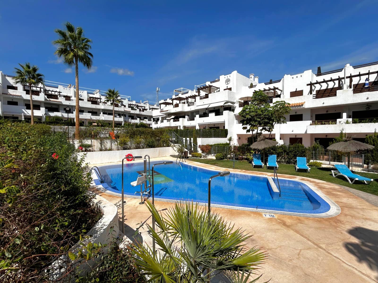 1 soverom Penthouse til salgs i San Juan de los Terreros med svømmebasseng garasje - € 175 000 (Ref: 9258189)