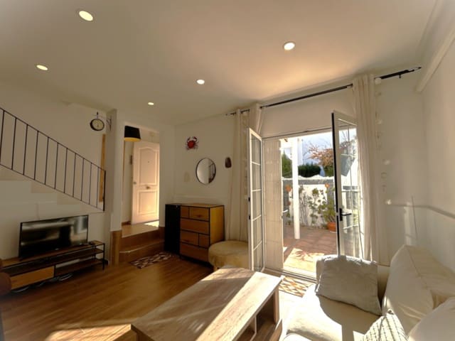 2 sypialnia Dom na sprzedaż w Nueva Torrevieja, Torrevieja z basenem - 175 000 € (Ref: 9425832)