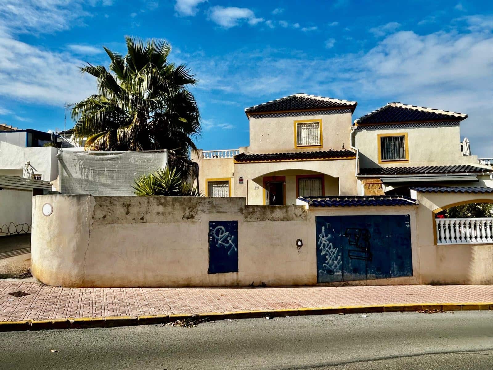 3 sypialnia Dom na sprzedaż w Los Balcones z basenem garażem - 205 000 € (Ref: 9535193)