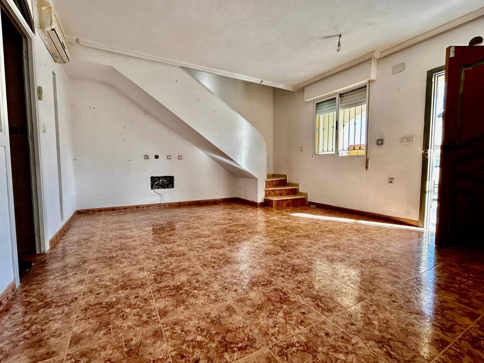 3 sypialnia Dom na sprzedaż w Los Balcones z basenem garażem - 205 000 € (Ref: 9535193)