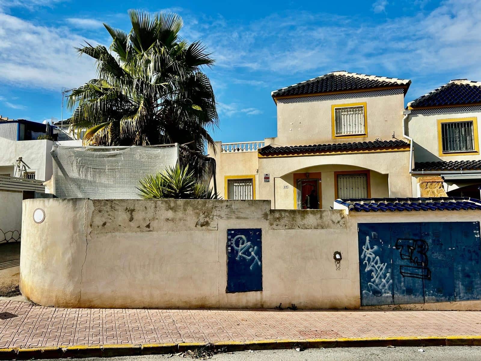 3 sypialnia Dom na sprzedaż w Los Balcones z basenem garażem - 205 000 € (Ref: 9535193)