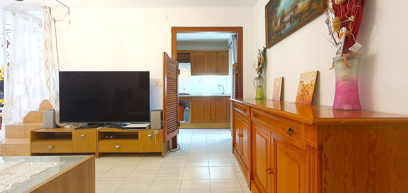 3 bedroom Apartment for sale in Torrevieja - € 160,000 (Ref: 9723552)