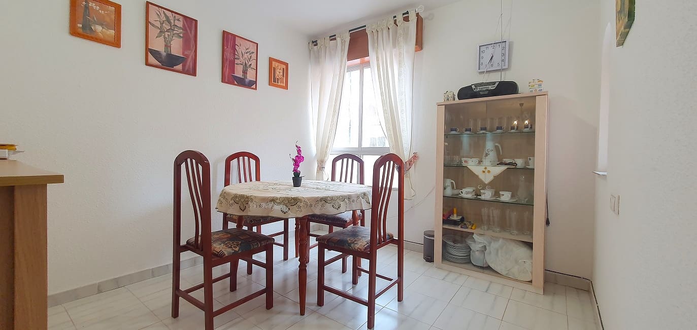 3 bedroom Apartment for sale in Torrevieja - € 160,000 (Ref: 9723552)