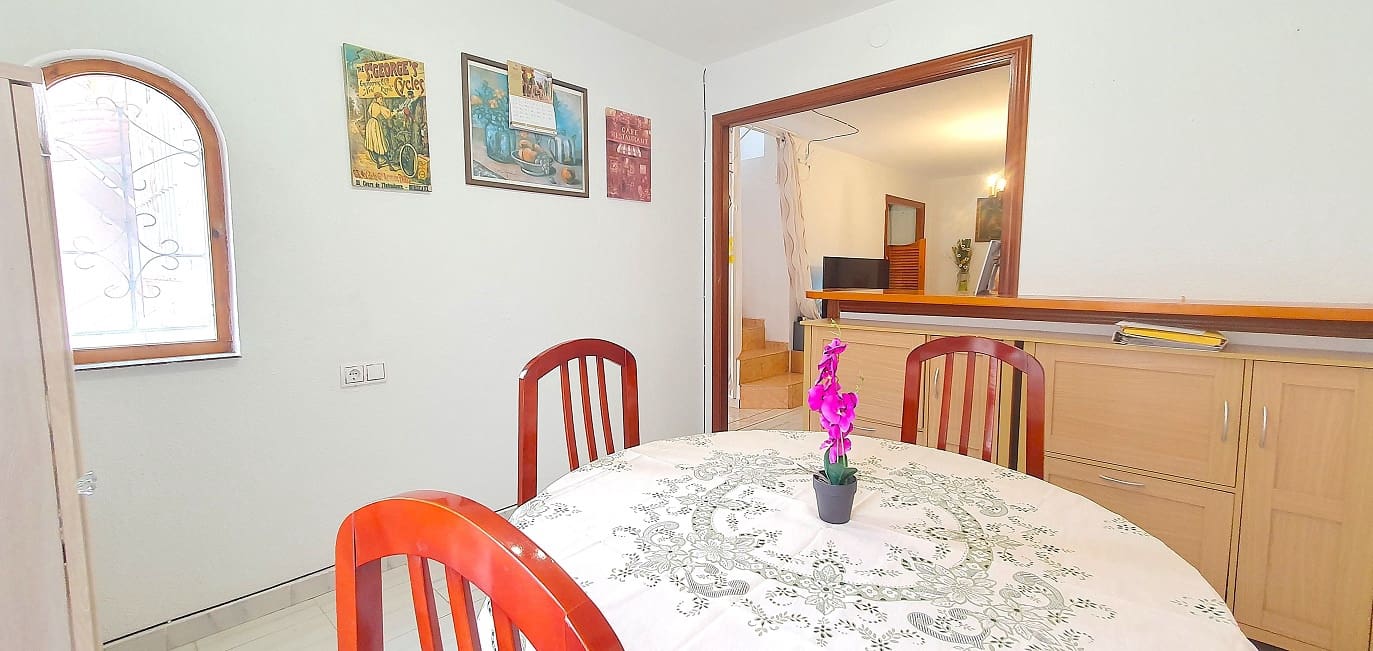 3 bedroom Apartment for sale in Torrevieja - € 160,000 (Ref: 9723552)