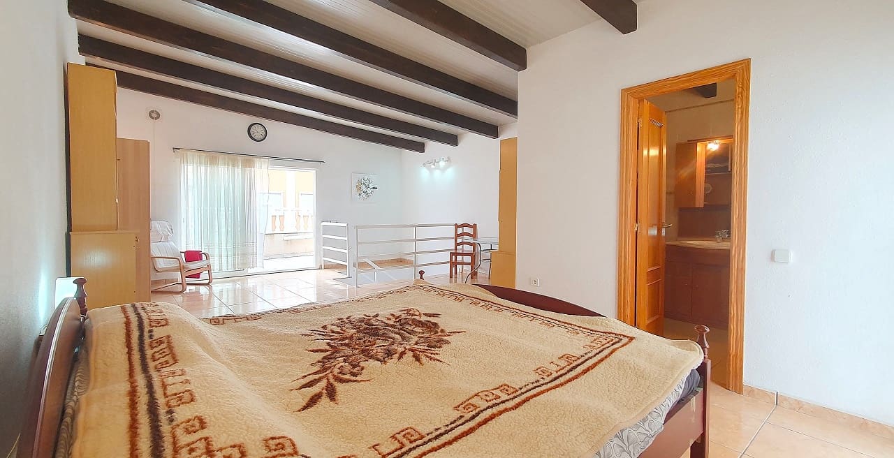 3 bedroom Apartment for sale in Torrevieja - € 160,000 (Ref: 9723552)